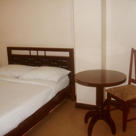 Roxas Midtown Hotel Екстериор снимка