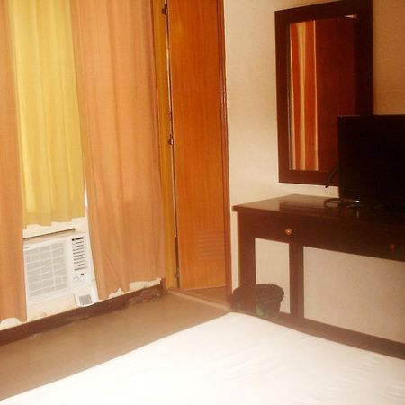 Roxas Midtown Hotel Екстериор снимка
